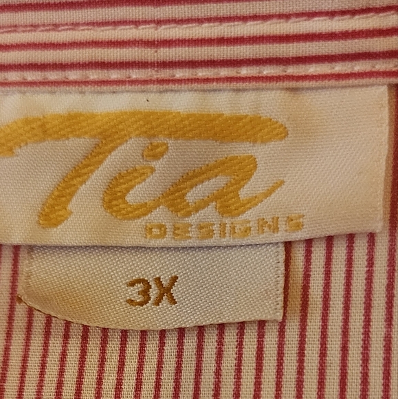 Tia Designs Woman Red Striped Bedazzled Three Embroidered Cardinal Blouse Sz 3X - Picture 8 of 8